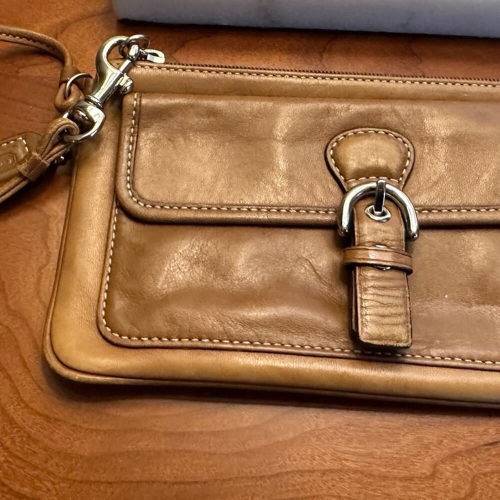 Coach Hampton Caramel Brown Buckle Wristlet Y2K